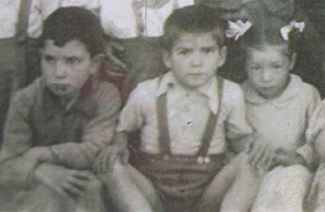 Carlos y colegas, unos años antes...