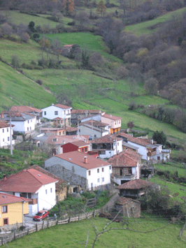 Congostinas en sosiego sobre las angosturas del río y de Ribietsa