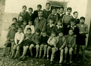 Foto de La Escuela de La Frecha, gratamente localizada y cedida por Merce y Marisa.